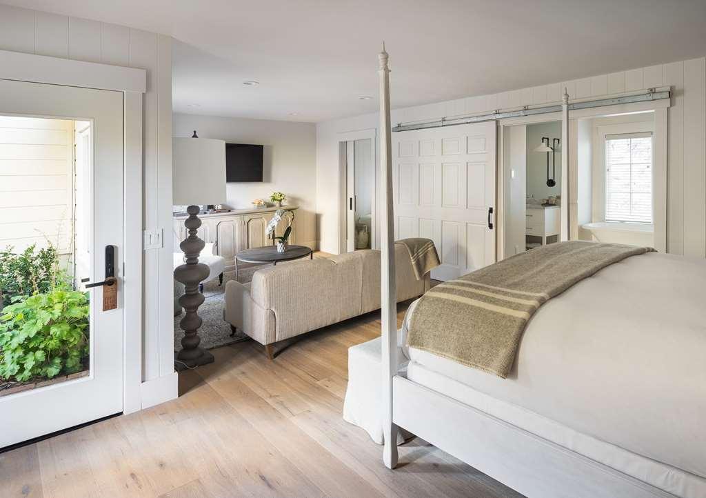 Farmhouse Inn Forestville Szoba fotó